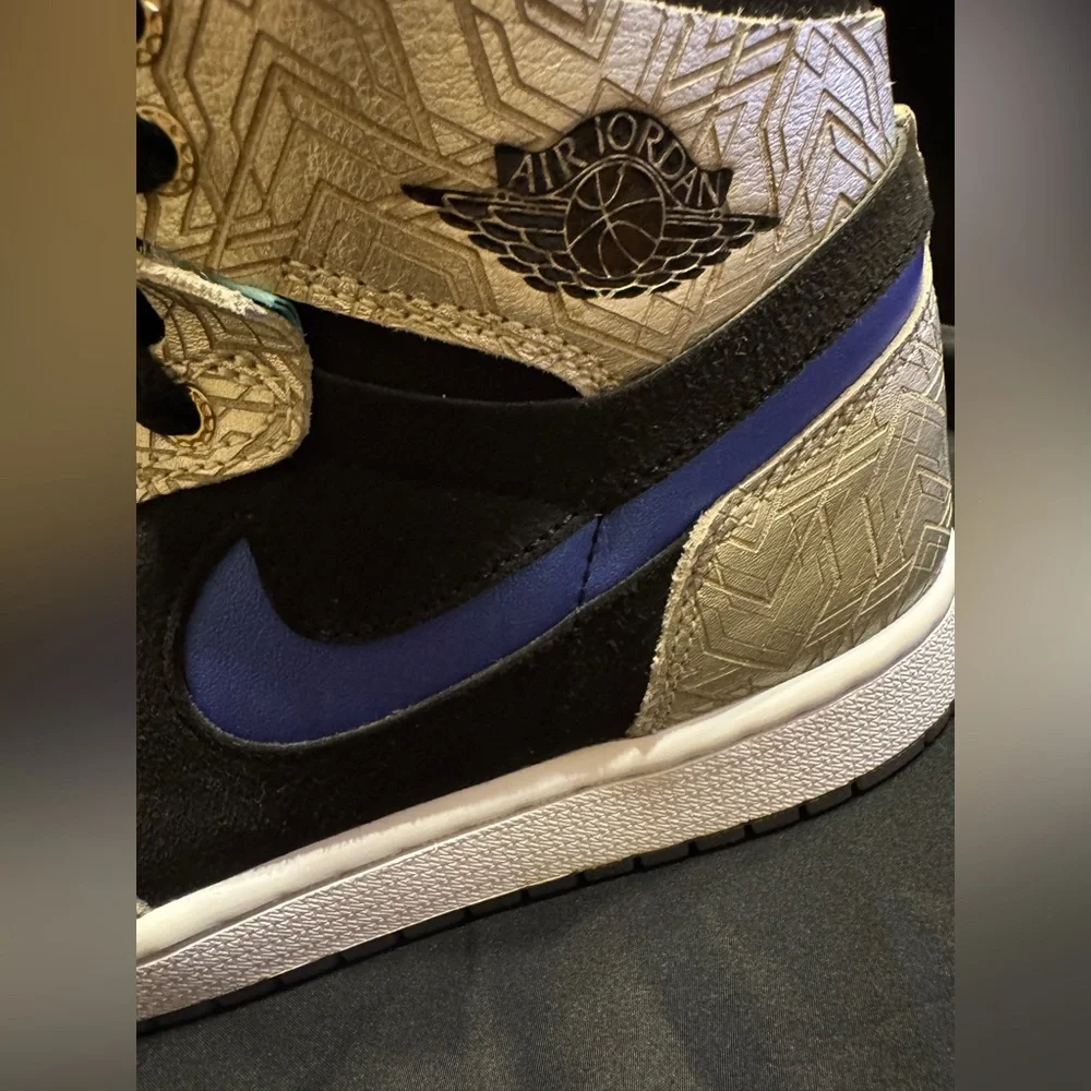 Air Jordan 1 Zoom CMFT Laser Gold and Black Sneakers Size 7 Women 8.5 Unisex - Picture 4 of 16